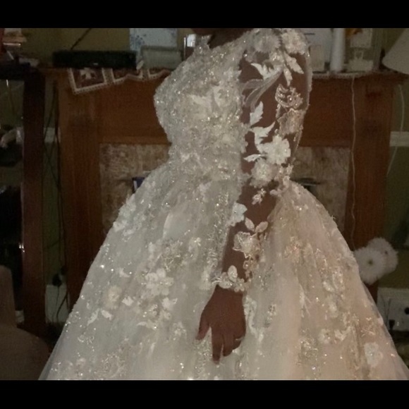 Ysa Makino 68964 / Stephen Yearick Wedding Gown - Picture 10 of 10